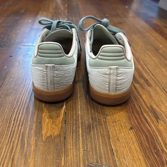 Sambas - Picture 4 of 7